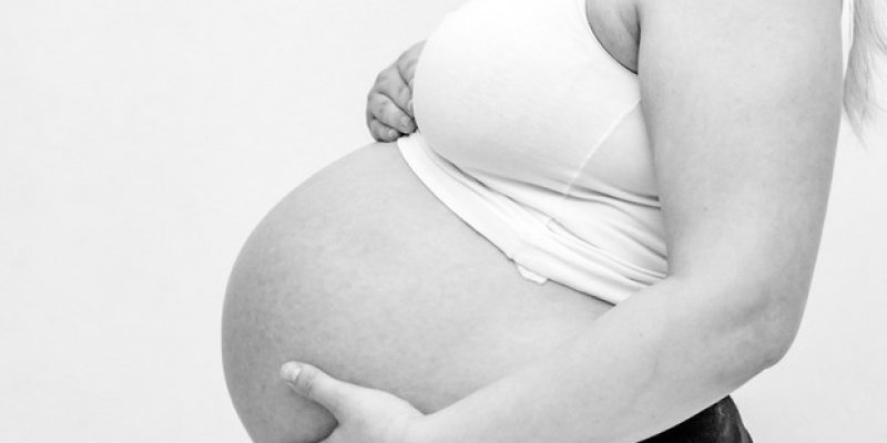 Estudo: infecções virais na gravidez podem estar ligadas à filhos com transtornos psiquiátricos