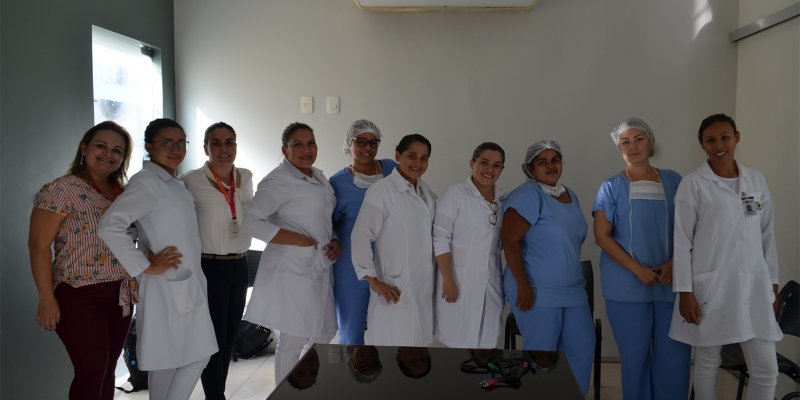Laboratório Álvaro realizou treinamento do teste do pezinho para técnicas e enfermeiras da Santa Fé