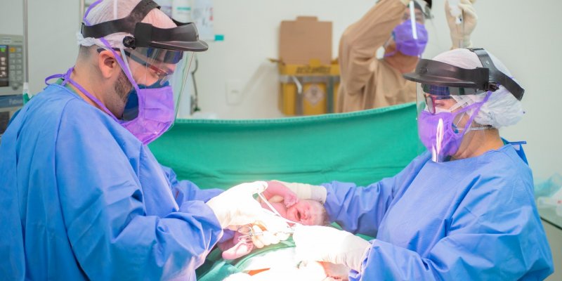 Equipe da Maternidade Santa Fé realiza parto de urgência de gestante com covid-19 no hospital da Unimed Primavera
